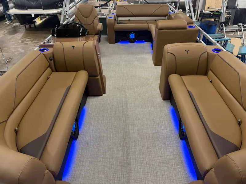 Slide: The Image of Tahoe Sport 200HP VRB 2385 Swingback Tritoon 2026 - 7