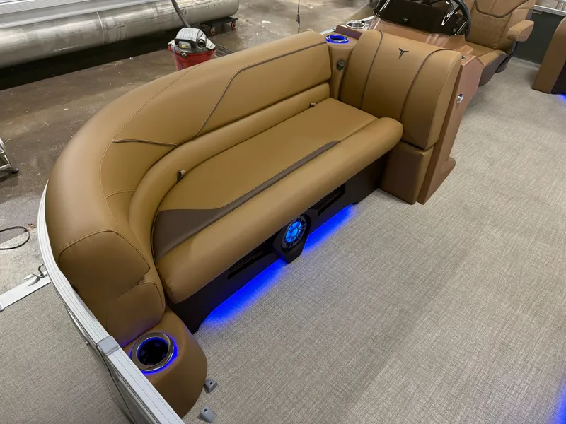 Slide: The Image of Tahoe Sport 200HP VRB 2385 Swingback Tritoon 2026 - 8