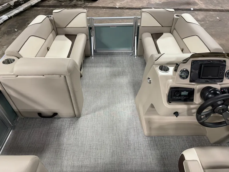 Slide: The Image of Tahoe Sport 2180 Swingback (VRB) & Honda 4-Stroke EFI 2026 - 27