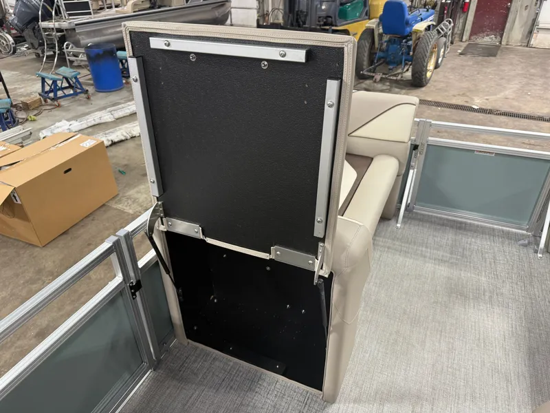 Slide: The Image of Tahoe Sport VRB 2180 Swingback & 4-Stroke $31995 2026 - 26