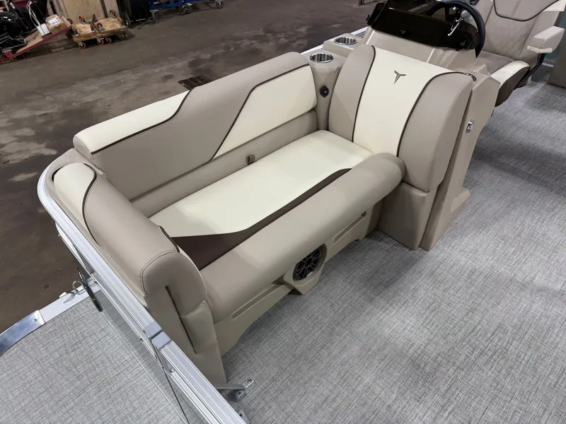 Slide: The Image of Tahoe Sport VRB 2180 Swingback & 4-Stroke $31995 2026 - 7