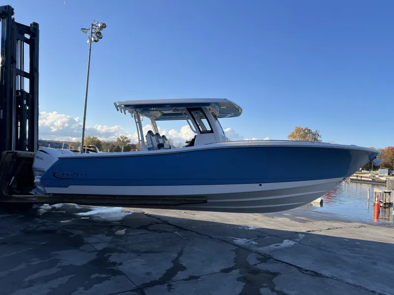 Slide: The Image of Robalo 300 2026 - 10