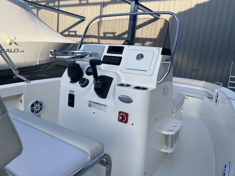 Slide: The Image of Scout Sportfish 188 2026 - 5