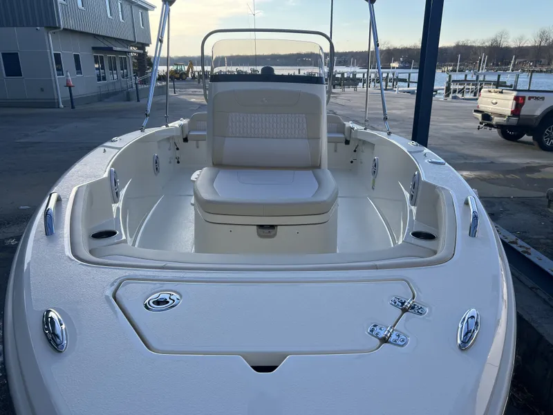 Slide: The Image of Scout Sportfish 188 2026 - 8