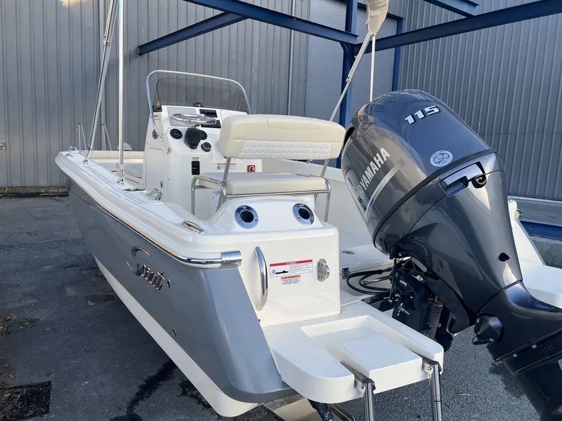 Slide: The Image of Scout Sportfish 188 2026 - 9