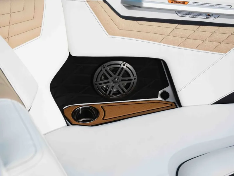 Slide: The Image of Nautique Super Air Nautique S21 2026 - 11