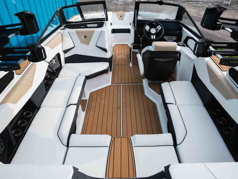 Slide: The Image of Nautique Super Air Nautique S21 2026 - 4