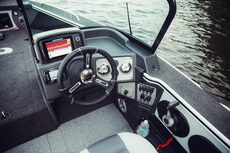 Slide: The Image of Alumacraft Trophy 185 2017 - 11