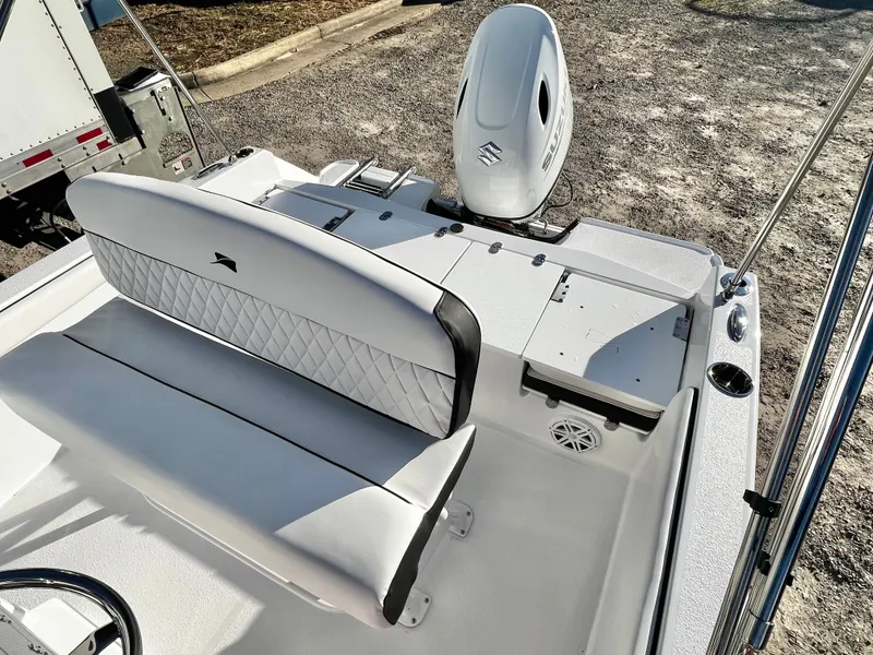 Slide: The Image of Stingray 173CC (Center Console) 2026 - 13
