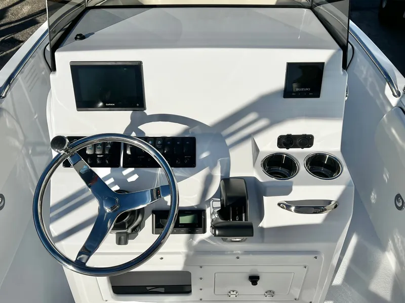 Slide: The Image of Stingray 173CC (Center Console) 2026 - 17