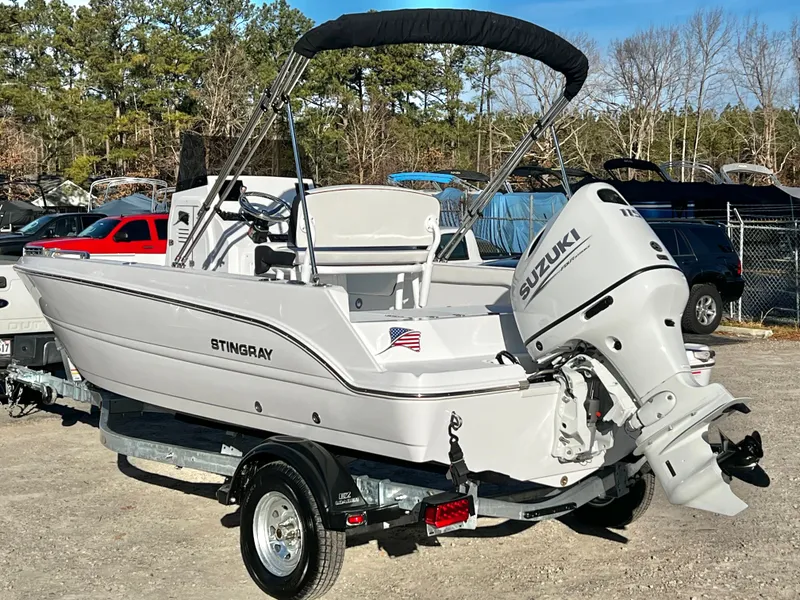 Slide: The Image of Stingray 173CC (Center Console) 2026 - 3