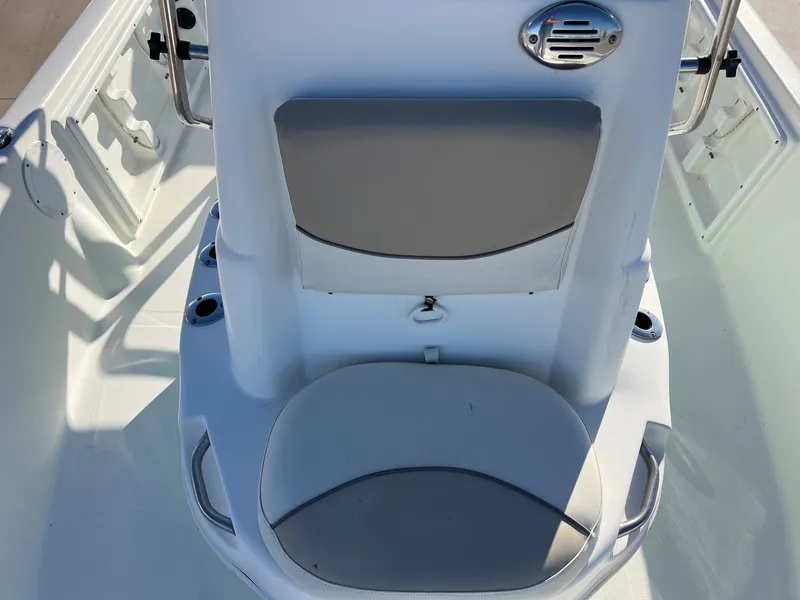 Slide: The Image of NauticStar 214XTS SHALLOW BAY 2016 - 20