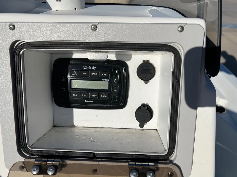 Slide: The Image of NauticStar 214XTS SHALLOW BAY 2016 - 25