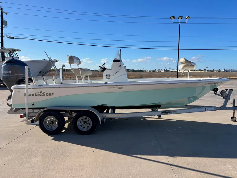 Slide: The Image of NauticStar 214XTS SHALLOW BAY 2016 - 7