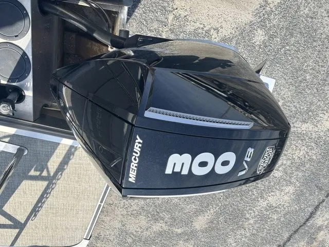 Slide: The Image of Harris Solstice 250 SL 2024 - 4