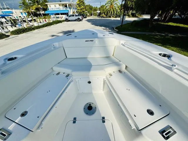 Slide: The Image of Sea Pro 245FLX Sandbar 2026 - 17