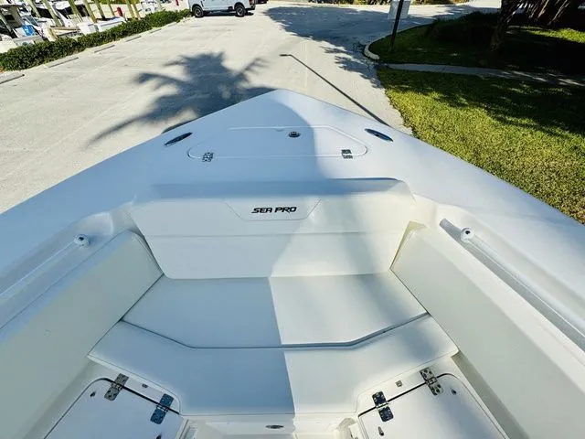 Slide: The Image of Sea Pro 245FLX Sandbar 2026 - 18