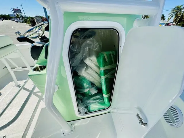 Slide: The Image of Sea Pro 225FLX Sandbar 2026 - 13