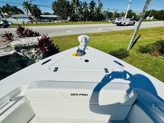 Slide: The Image of Sea Pro 225FLX Sandbar 2026 - 16