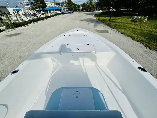 Slide: The Image of Sea Pro 172 Bay Series 2026 - 12