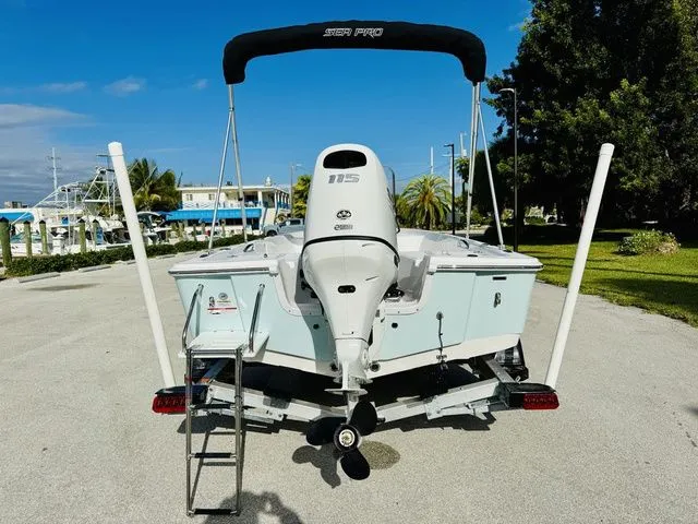 Slide: The Image of Sea Pro 172 Bay Series 2026 - 4