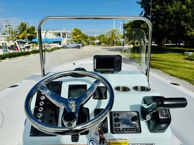 Slide: The Image of Sea Pro 172 Bay Series 2026 - 9