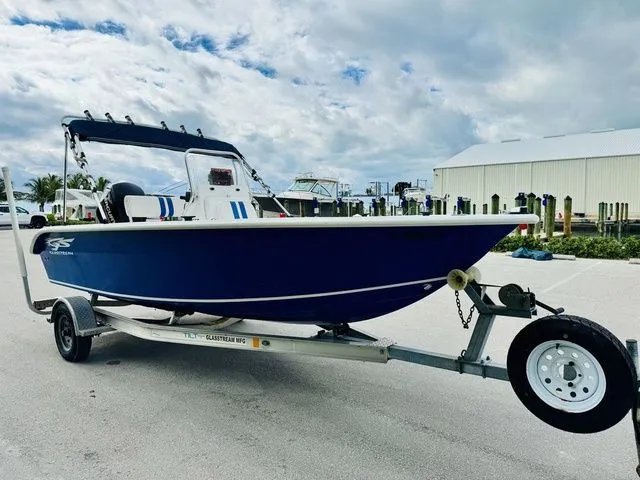 Slide: The Image of Glasstream 17CC 2017 - 20