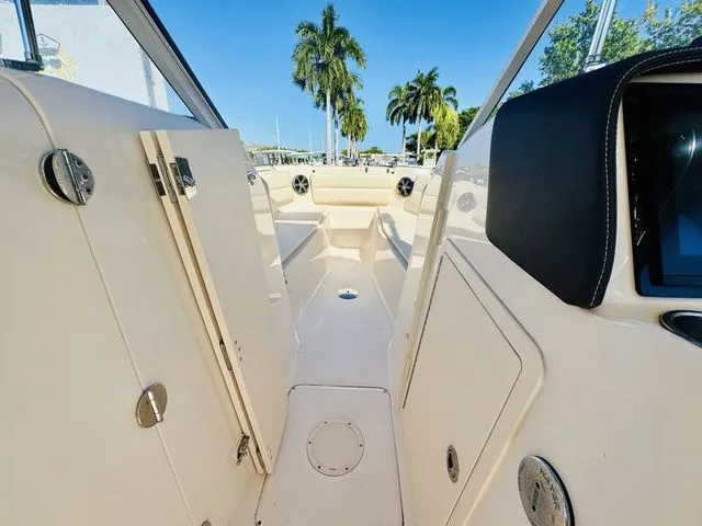 Slide: The Image of Grady-White Freedom 255 2019 - 13