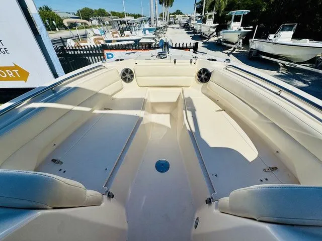 Slide: The Image of Grady-White Freedom 255 2019 - 14