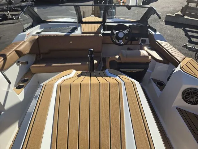 Slide: The Image of Nautique Ski Nautique 2026 - 16