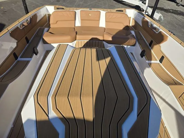 Slide: The Image of Nautique Ski Nautique 2026 - 17