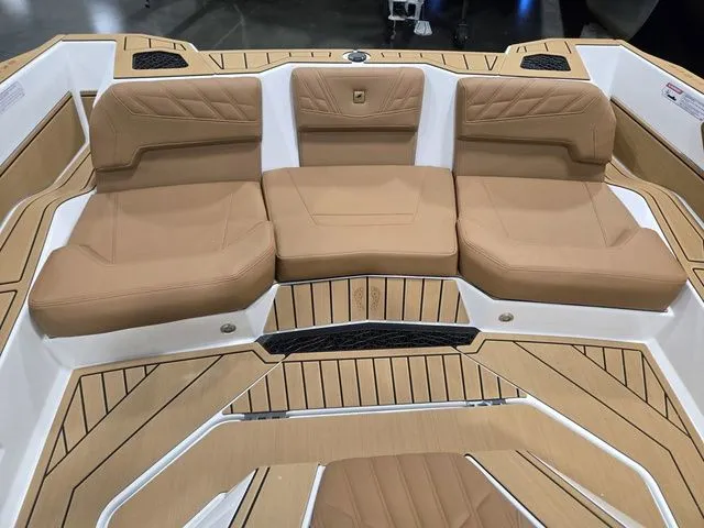 Slide: The Image of Nautique Ski Nautique 2026 - 27