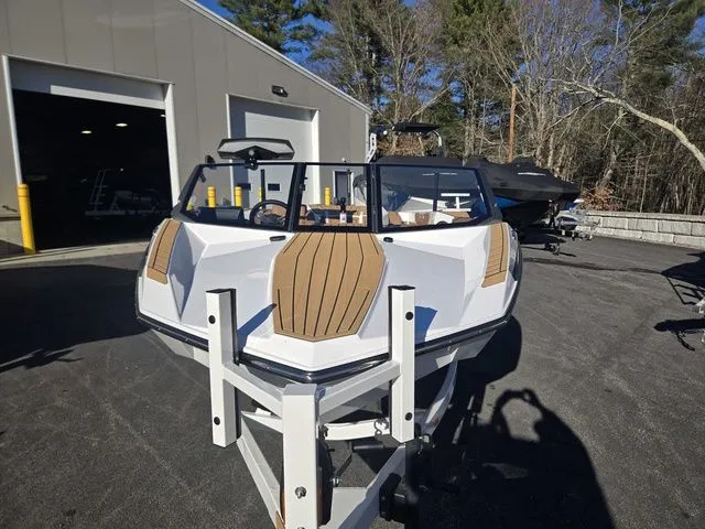 Slide: The Image of Nautique Ski Nautique 2026 - 9