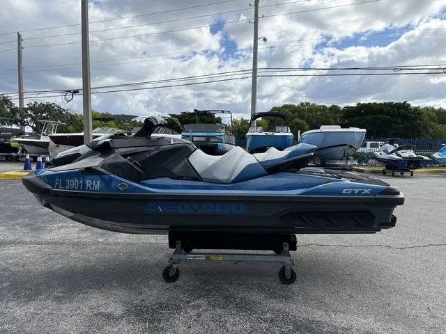 Slide: The Image of Sea-Doo GTX 2018 - 3