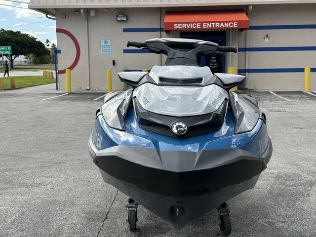 Slide: The Image of Sea-Doo GTX 2018 - 5