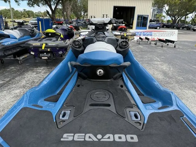 Slide: The Image of Sea-Doo GTX 2018 - 8