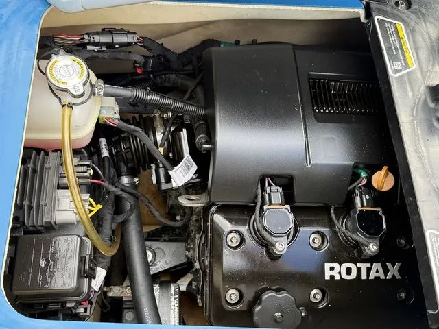 Slide: The Image of Sea-Doo GTX 2018 - 8