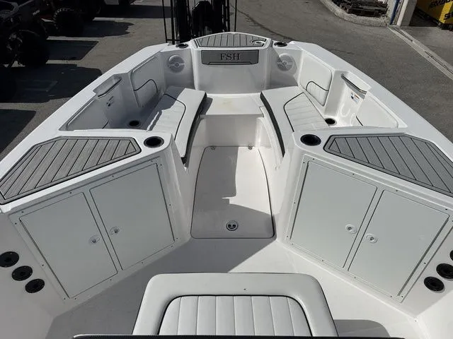 Slide: The Image of Yamaha 220 FSH Sport 2025 - 10