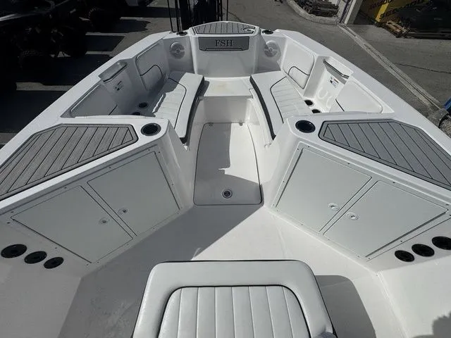 Slide: The Image of Yamaha 220 FSH Sport 2025 - 11