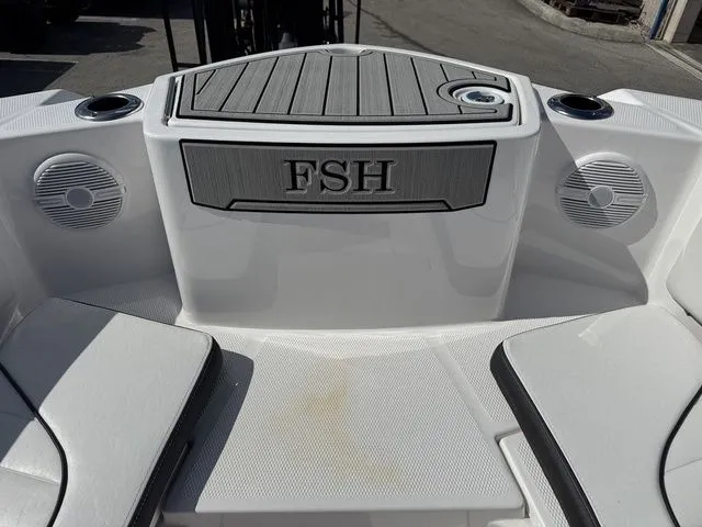 Slide: The Image of Yamaha 220 FSH Sport 2025 - 13