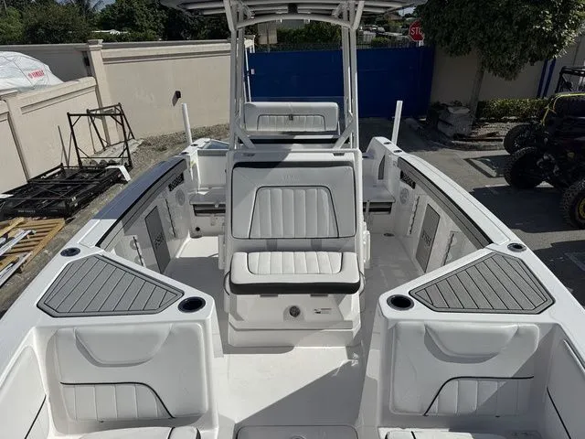 Slide: The Image of Yamaha 220 FSH Sport 2025 - 16