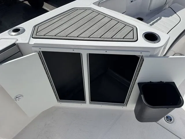 Slide: The Image of Yamaha 220 FSH Sport 2025 - 20