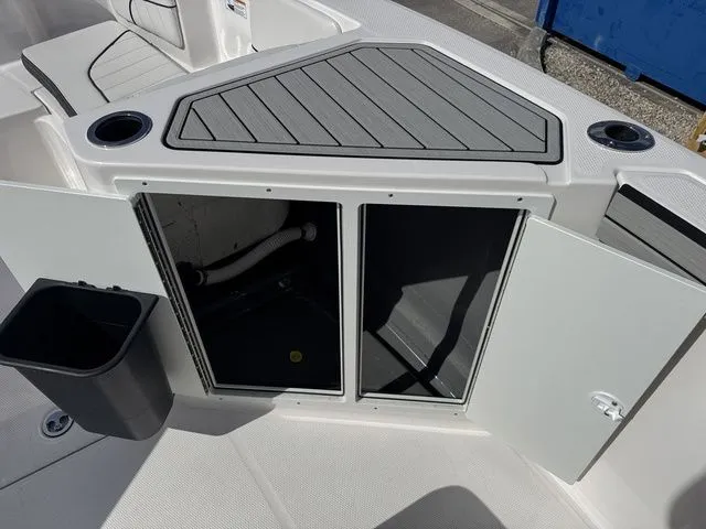 Slide: The Image of Yamaha 220 FSH Sport 2025 - 22