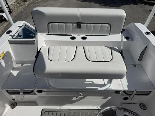 Slide: The Image of Yamaha 220 FSH Sport 2025 - 23