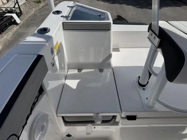 Slide: The Image of Yamaha 220 FSH Sport 2025 - 24