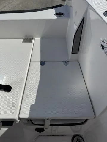 Slide: The Image of Yamaha 220 FSH Sport 2025 - 27