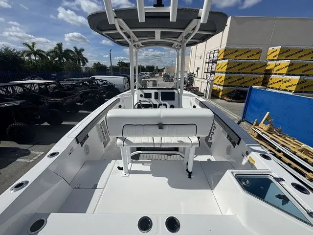 Slide: The Image of Yamaha 220 FSH Sport 2025 - 6