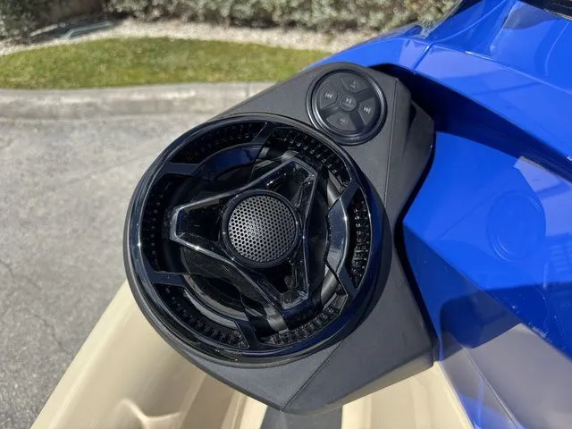 Slide: The Image of Sea-Doo Wake 2025 - 12