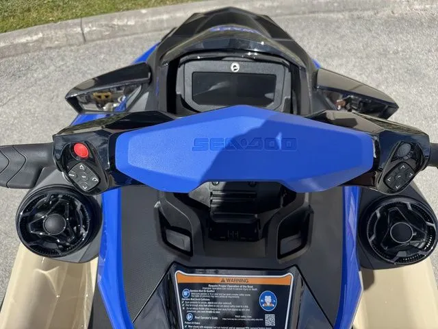 Slide: The Image of Sea-Doo Wake 2025 - 13