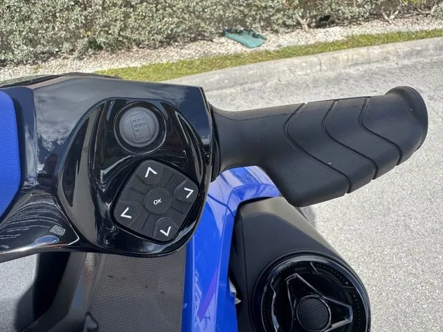 Slide: The Image of Sea-Doo Wake 2025 - 15